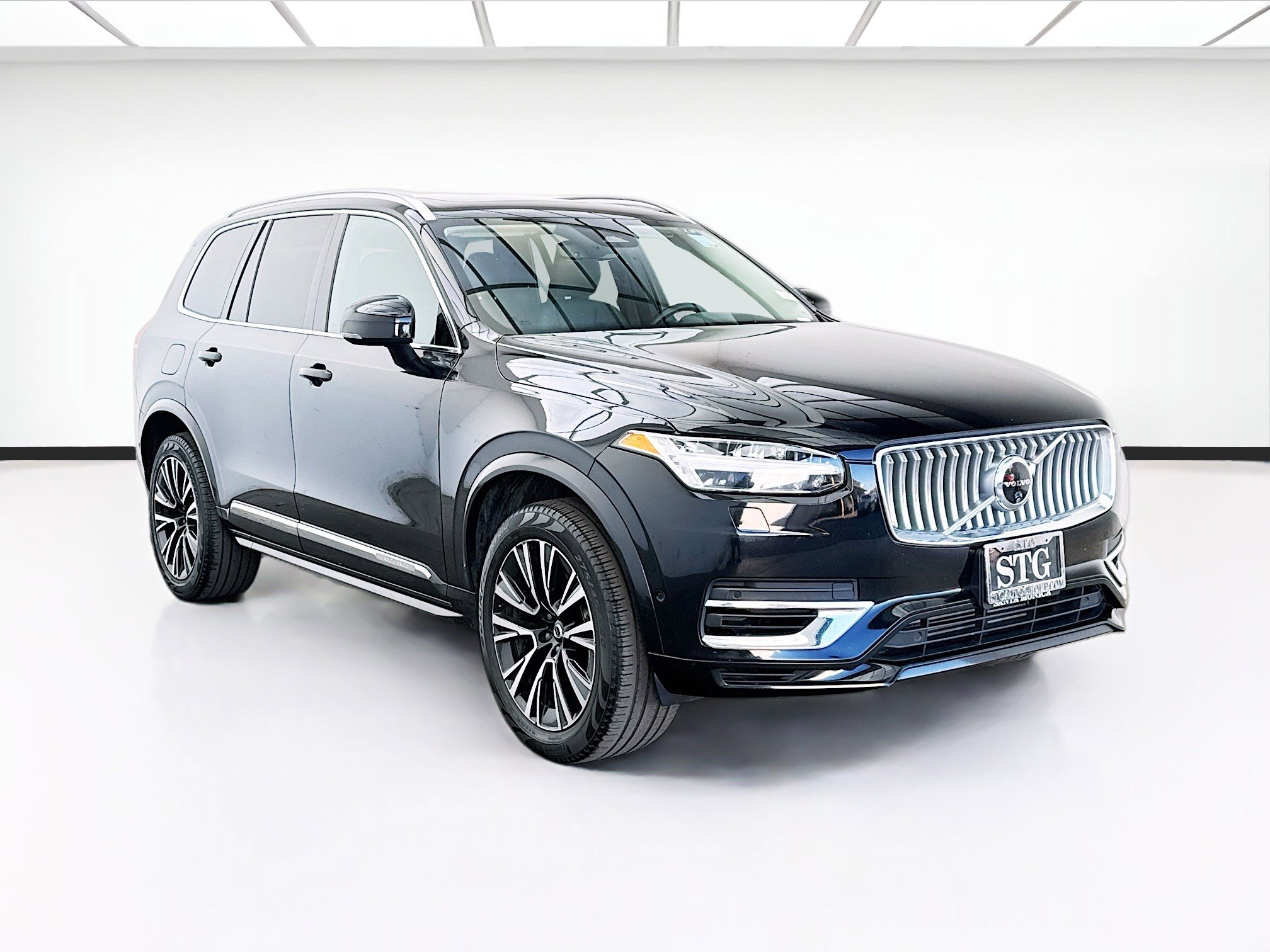 Used 2024 Volvo XC90 T8 Plus AWD/4WD image 3