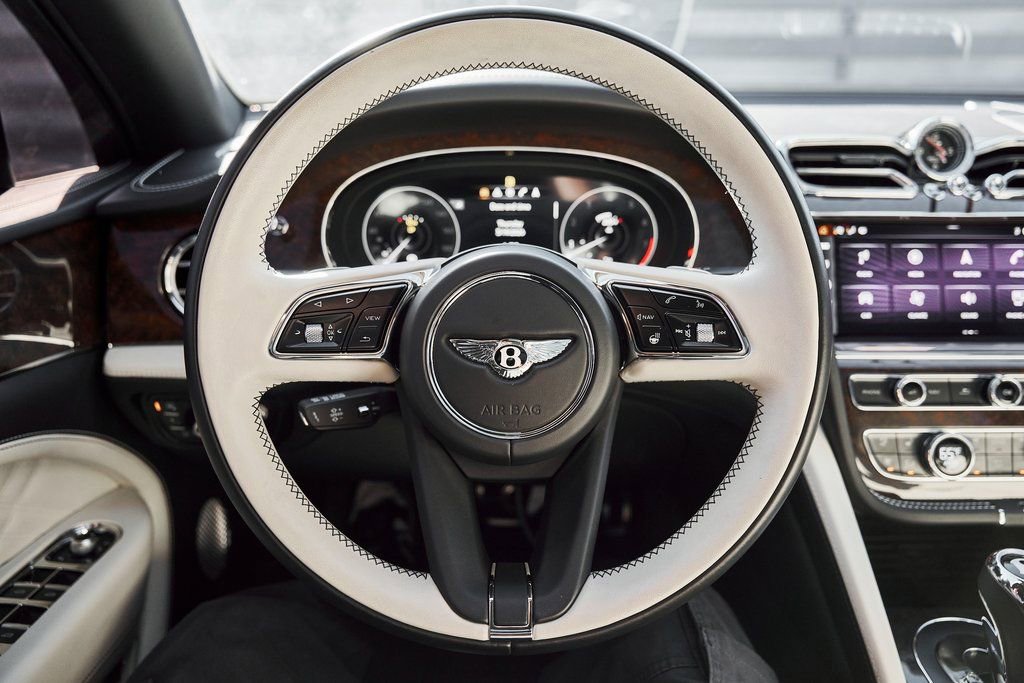 Used 2023 Bentley Bentayga Extended Wheelbase AWD/4WD image 57