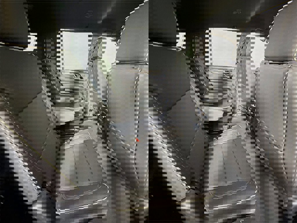 New 2026 GMC Yukon XL Elevation w/ LPO, Elevation Black Package image 23