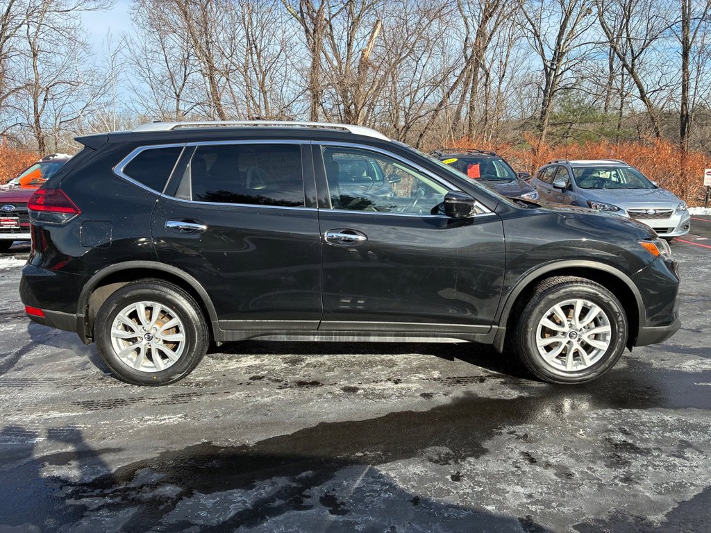 Used 2018 Nissan Rogue SV w/ Premium Package image 6
