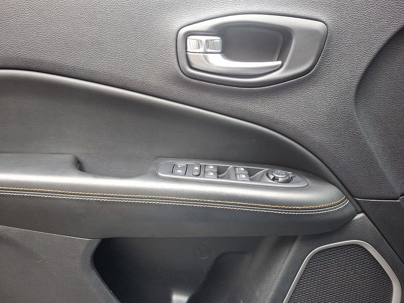 Used 2020 Jeep Compass Latitude w/ Popular Equipment Group image 12