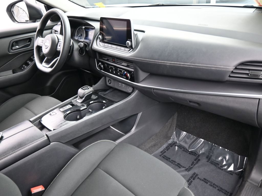 Used 2024 Nissan Rogue S image 36