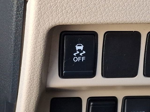 Used 2017 Nissan Rogue S image 25