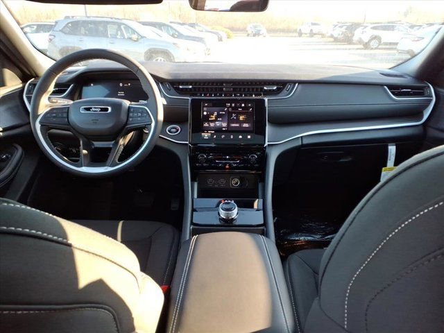 New 2025 Jeep Grand Cherokee Laredo X image 6