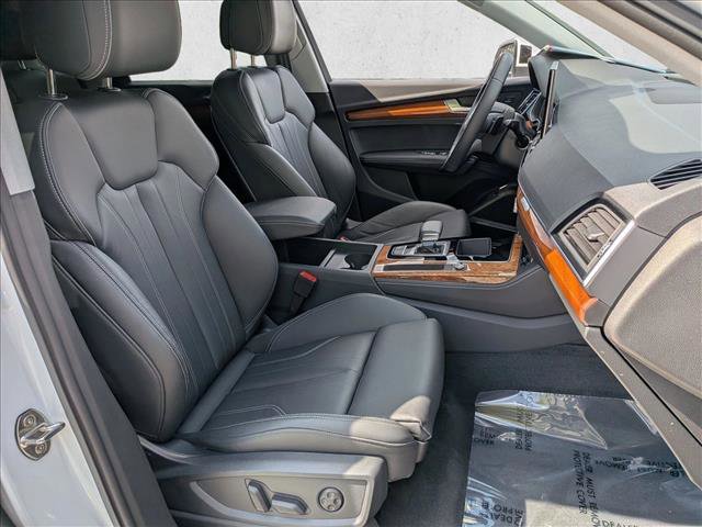 Certified 2024 Audi Q5 e Premium Plus w/ Premium Plus Package AWD/4WD image 24