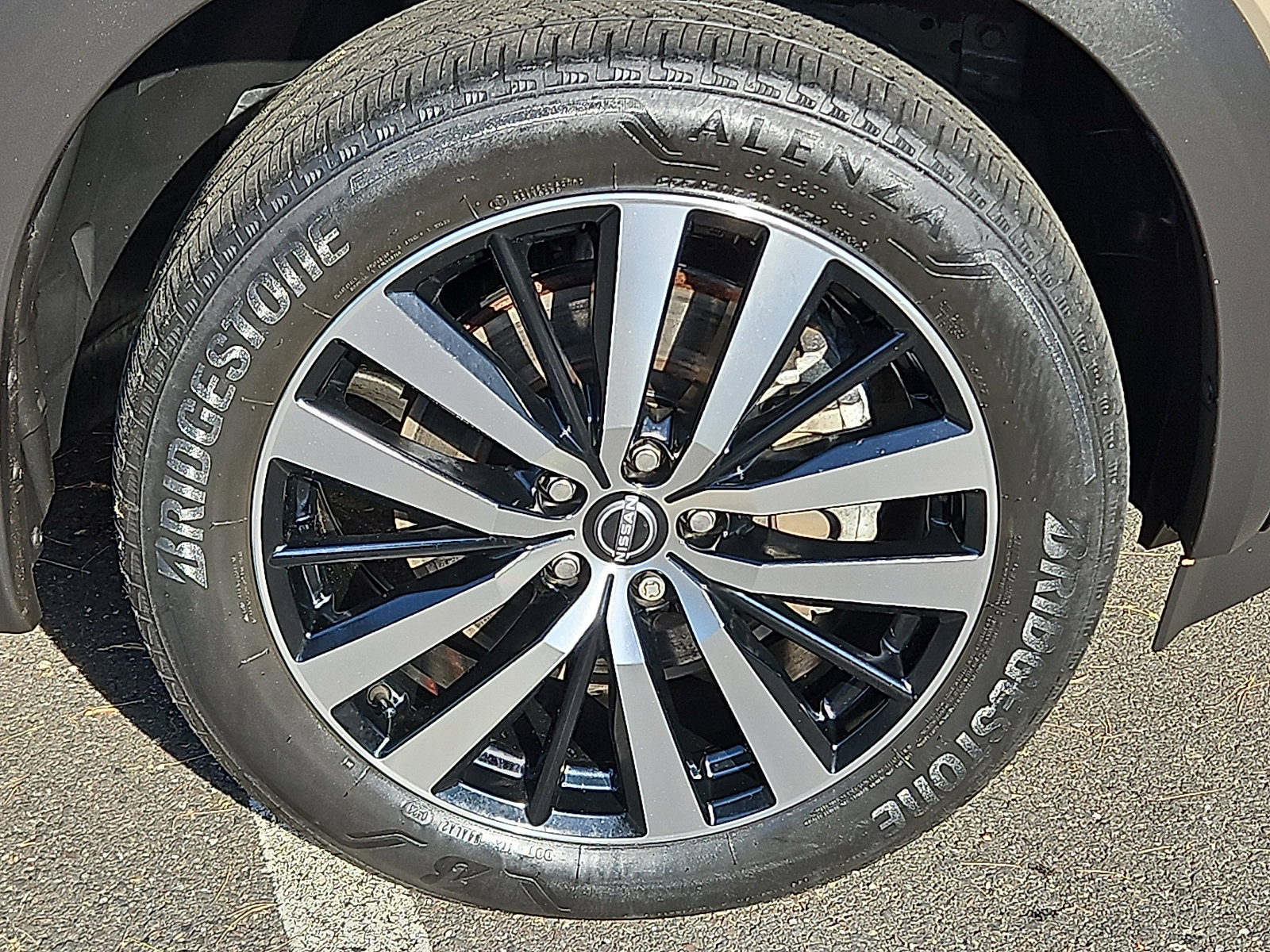 Certified 2023 Nissan Pathfinder Platinum w/ Black Appearance Package AWD/4WD image 7
