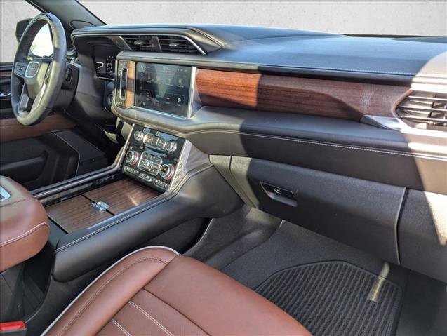 Used 2024 GMC Yukon Denali Ultimate AWD/4WD image 24