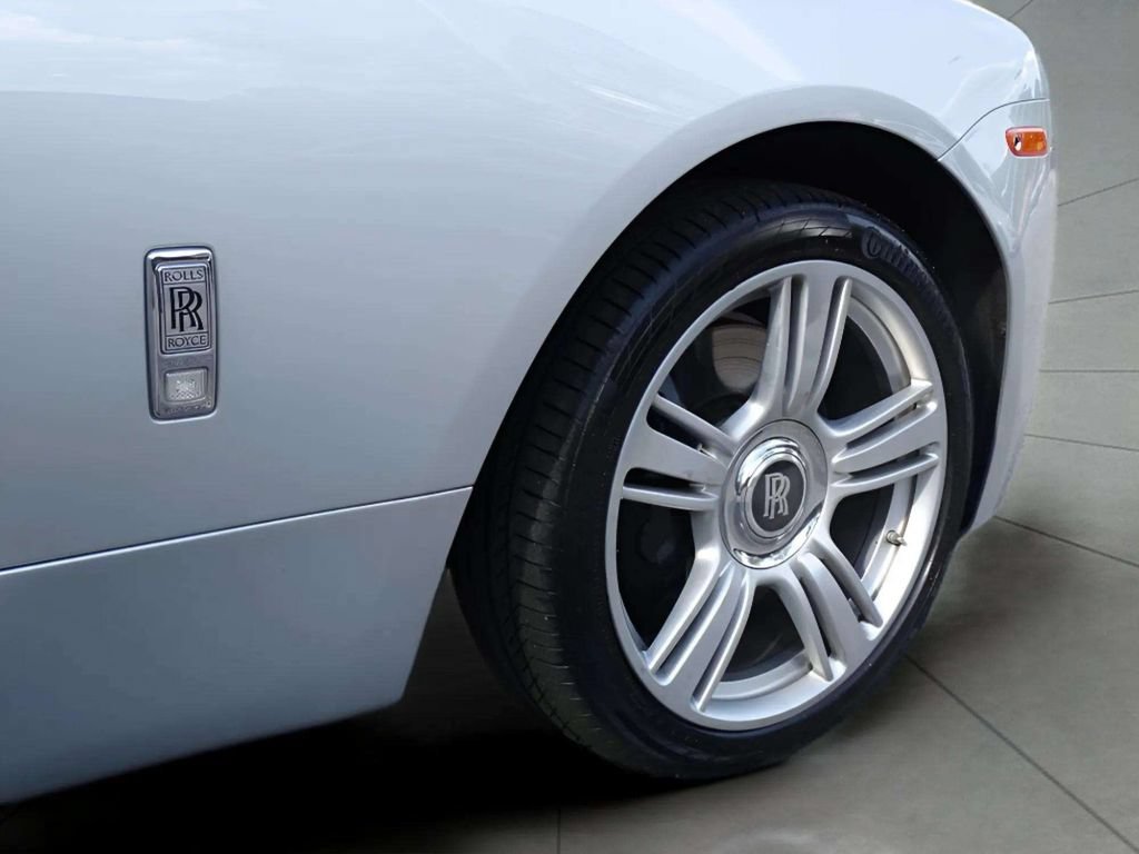 Used 2014 Rolls-Royce Wraith RWD image 18