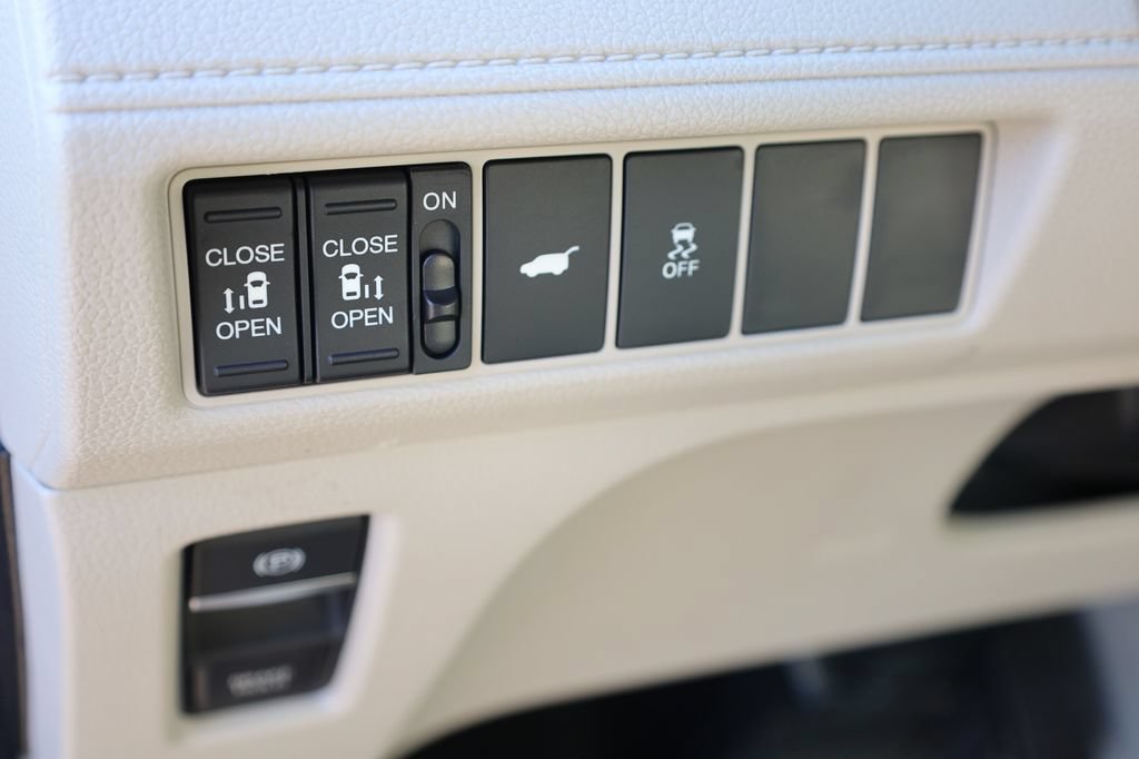 New 2026 Honda Odyssey EX-L image 13