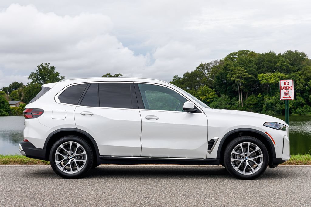 Used 2026 BMW X5 sDrive40i w/ Climate Comfort Package RWD image 2