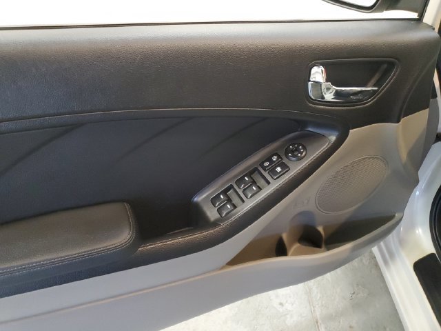 Used 2014 Kia Forte LX FWD image 12