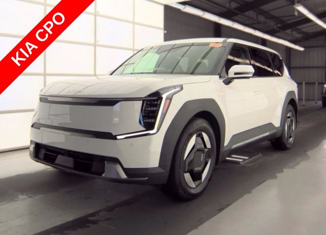 Certified 2024 Kia EV9 Light Long Range RWD image 1