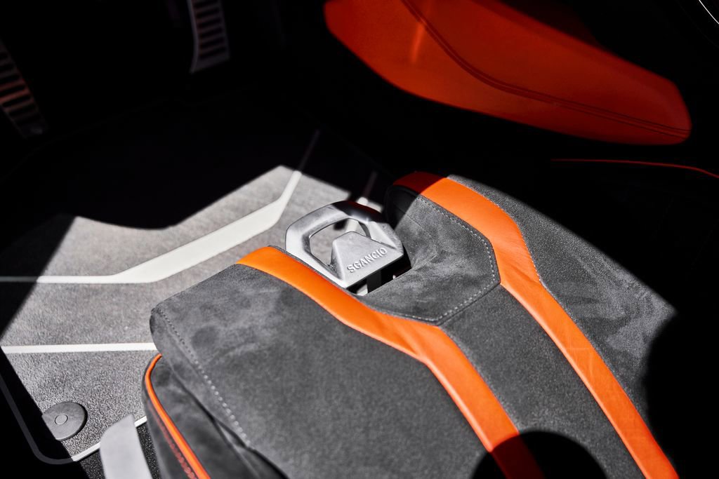 Used 2024 Lamborghini Huracan STO RWD image 45