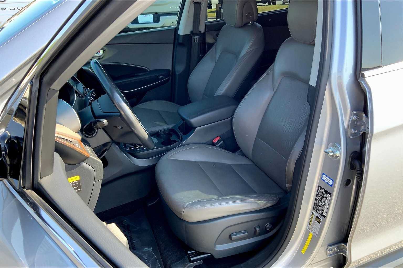 Used 2017 Hyundai Santa Fe Limited AWD/4WD image 8
