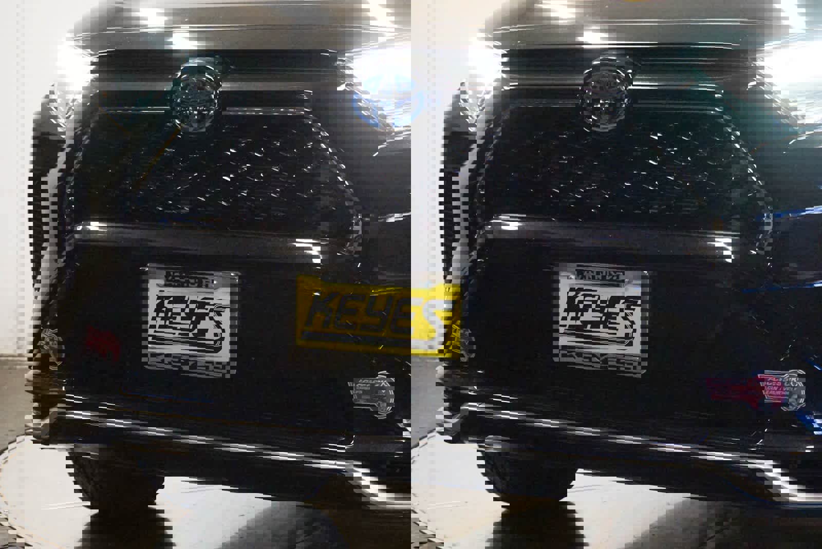 Used 2024 Toyota RAV4 SE image 8