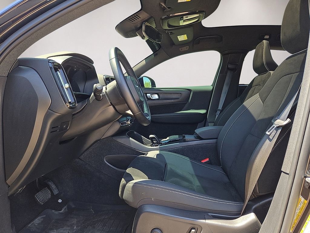 Used 2023 Volvo C40 P8 Recharge Ultimate AWD/4WD image 25