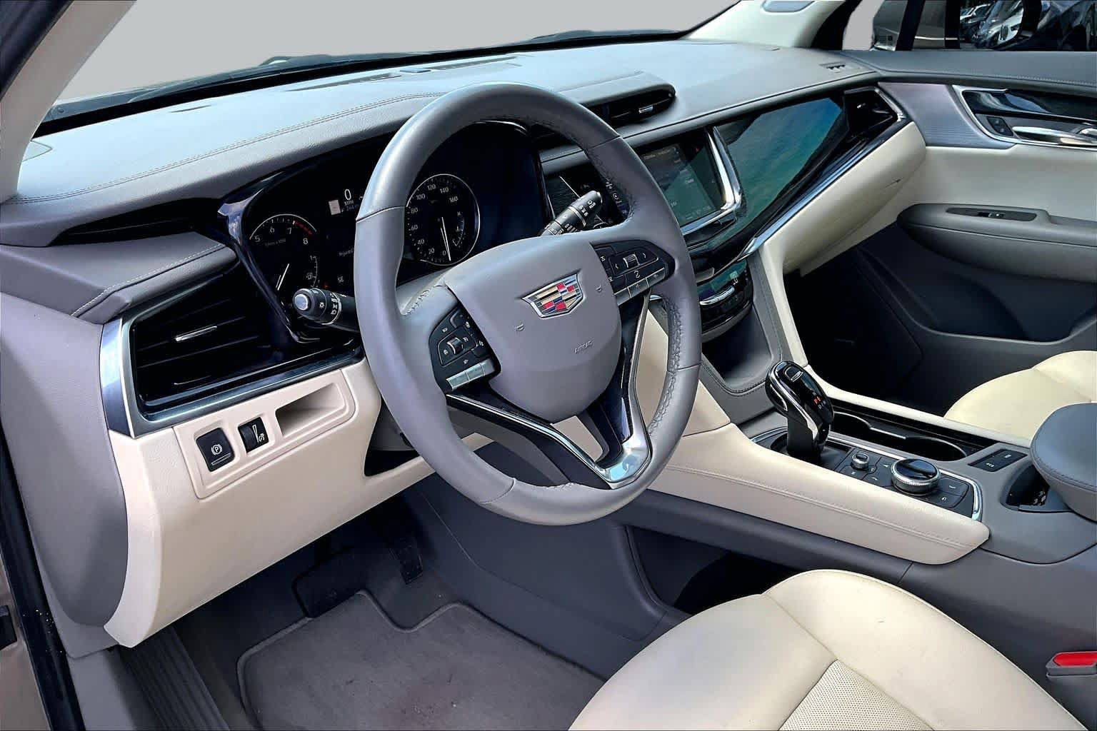 Used 2023 Cadillac XT6 Premium Luxury FWD image 18