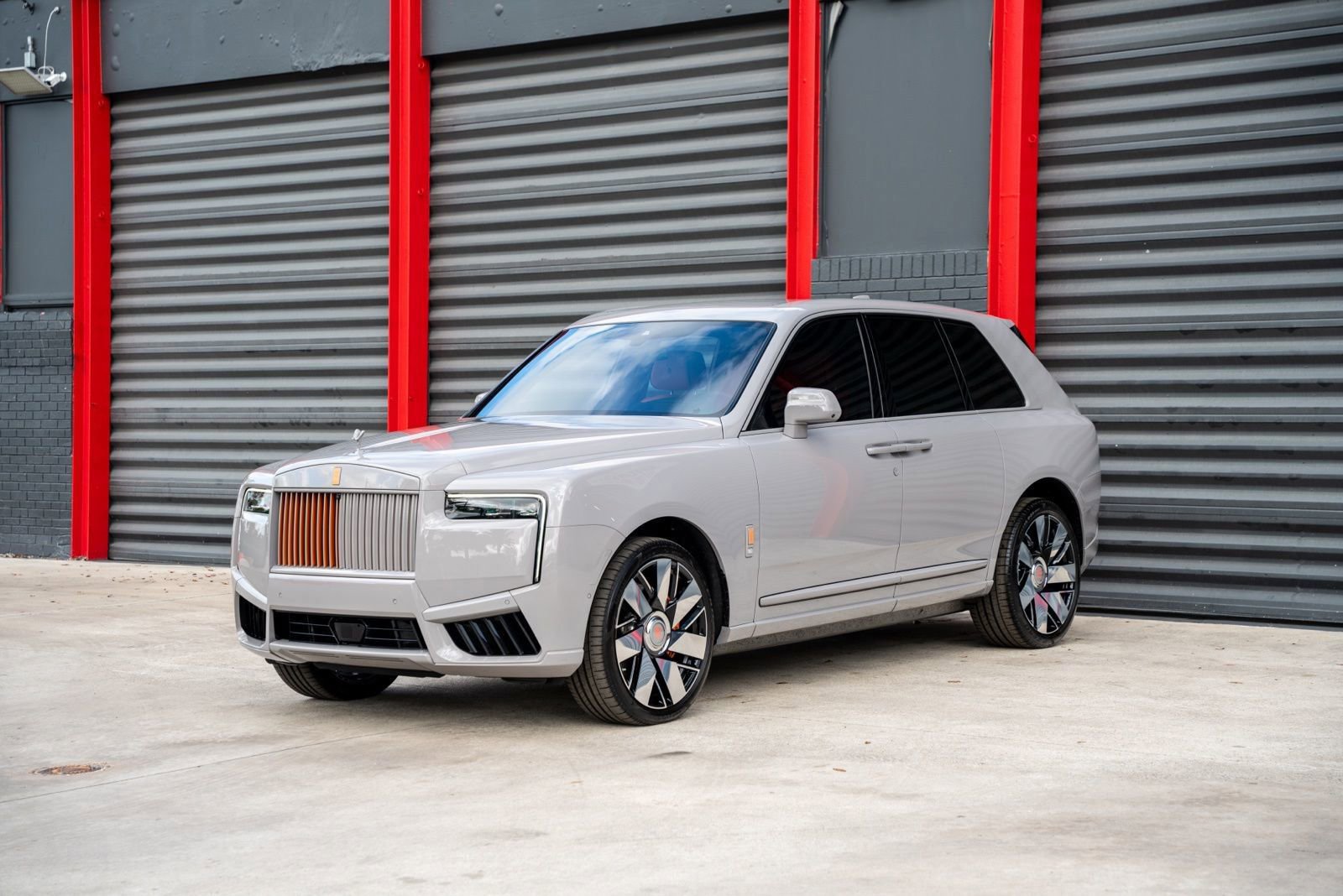 Used 2025 Rolls-Royce Cullinan image 1