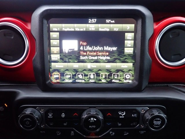 Used 2018 Jeep Wrangler Unlimited Rubicon w/ Uconnect 4C Nav & Sound Group image 25