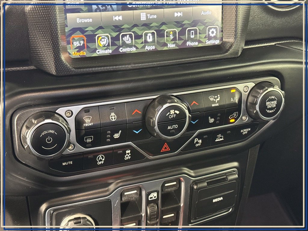 Certified 2021 Jeep Gladiator Overland AWD/4WD image 16