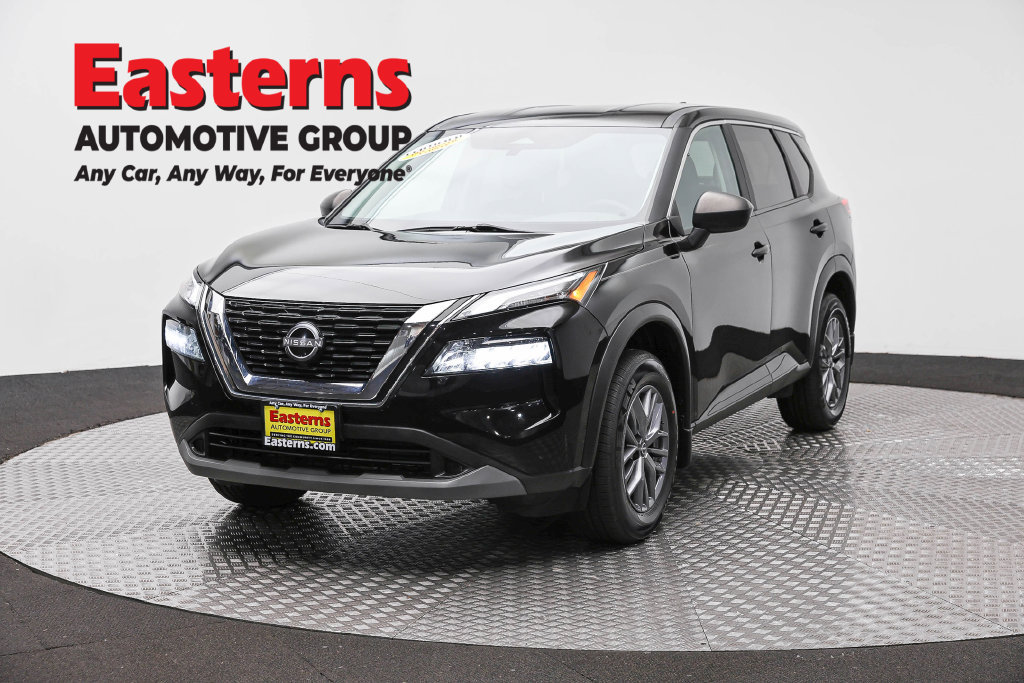 Used 2023 Nissan Rogue S AWD/4WD image 1
