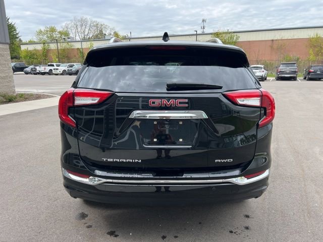 Used 2023 GMC Terrain Denali w/ Denali Premium Package AWD/4WD image 6