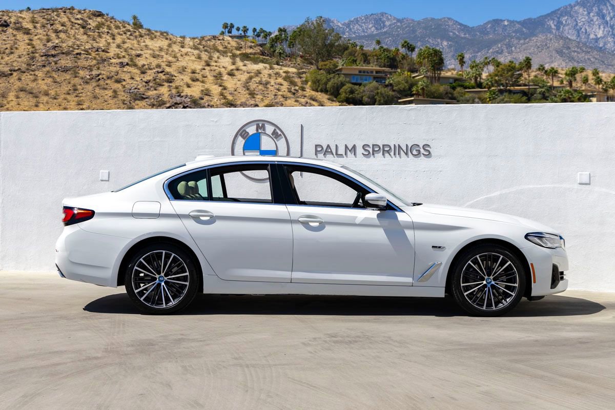 Certified 2023 BMW 530e w/ Premium Package image 6
