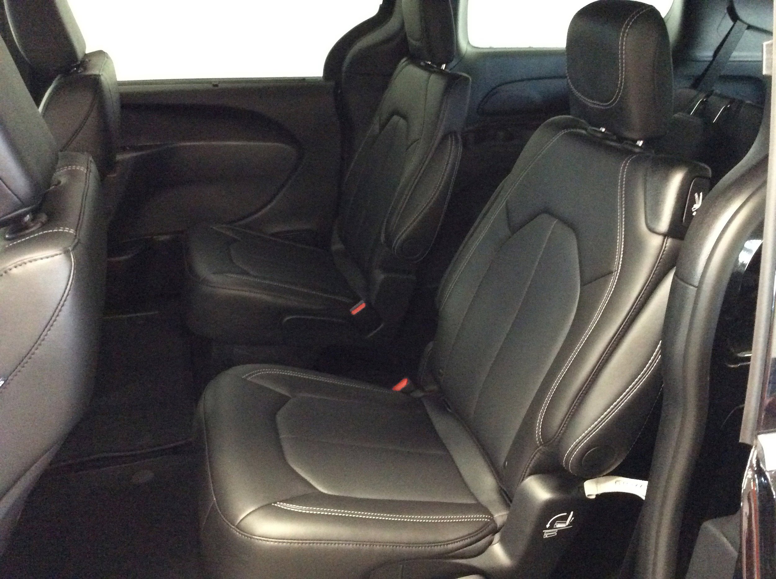 New 2025 Chrysler Voyager LX FWD image 33