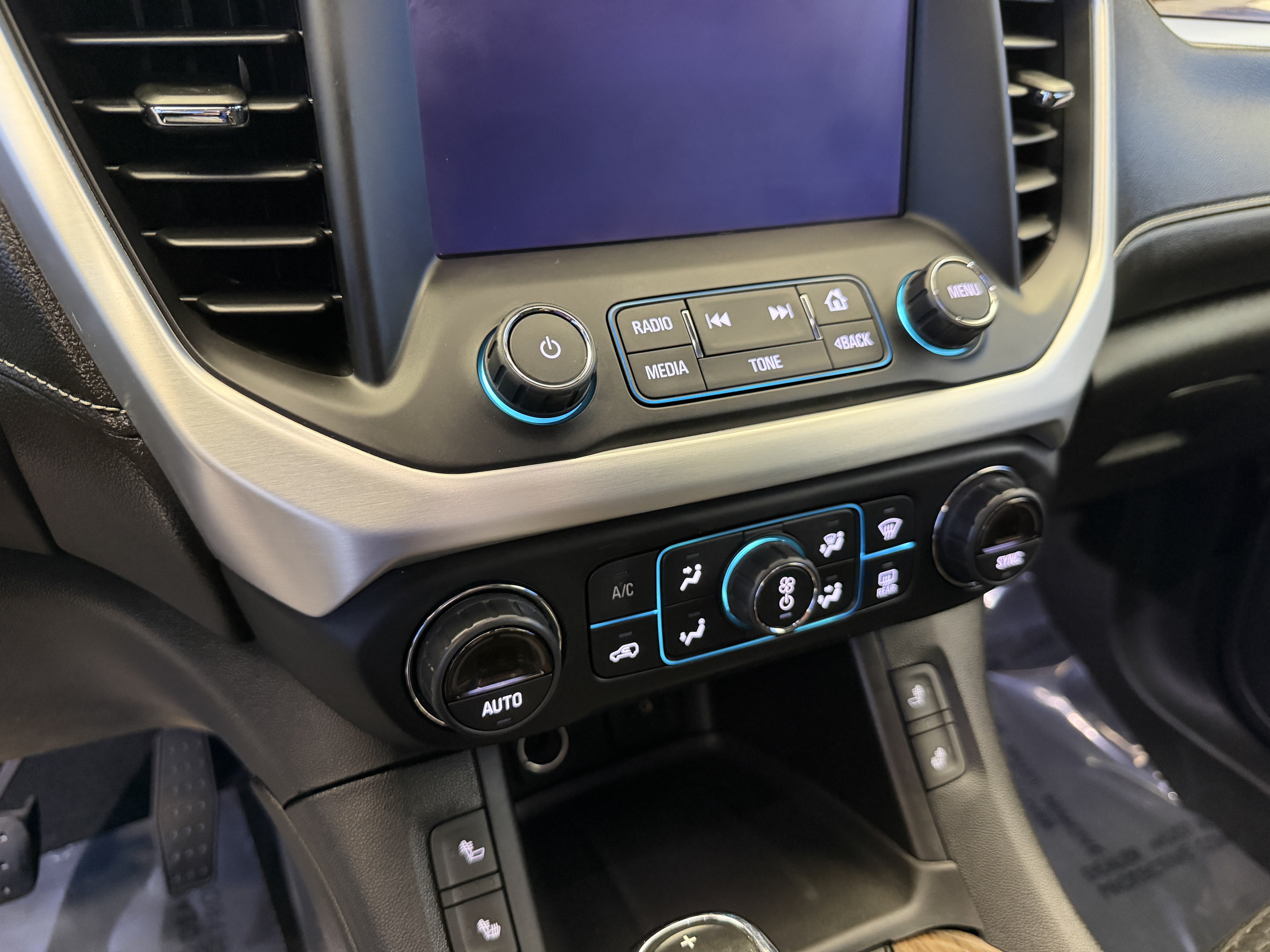 Used 2019 GMC Acadia SLE w/ Driver Alert Package I FWD image 22
