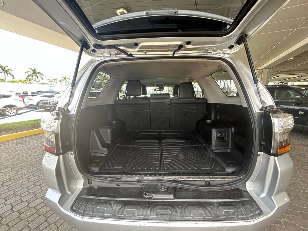 Used 2020 Toyota 4Runner SR5 Premium AWD/4WD image 31