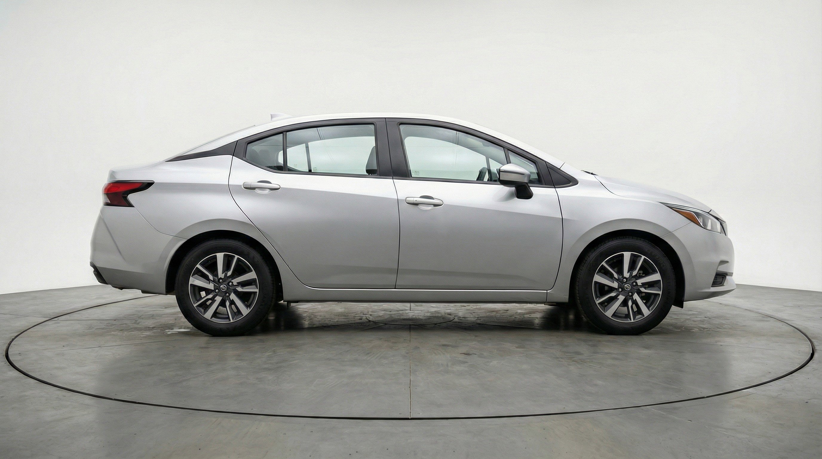 Used 2025 Nissan Versa SV image 11