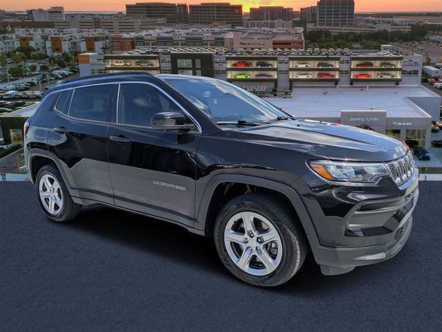 Used 2023 Jeep Compass Latitude w/ Convenience Group AWD/4WD video 1