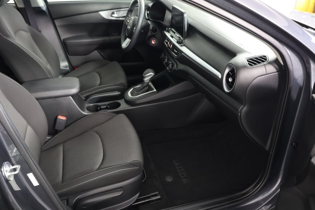 Used 2023 Kia Forte LXS FWD image 20