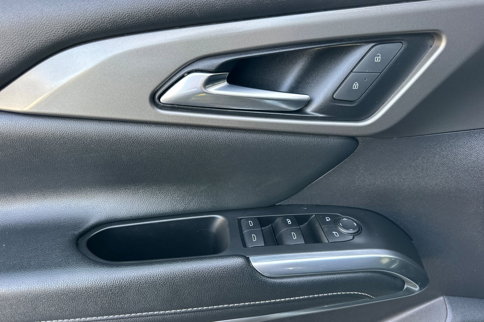 Certified 2024 Chevrolet Traverse LT image 11