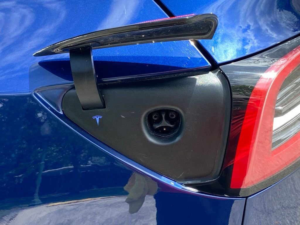 Used 2024 Tesla Model Y Long Range image 16