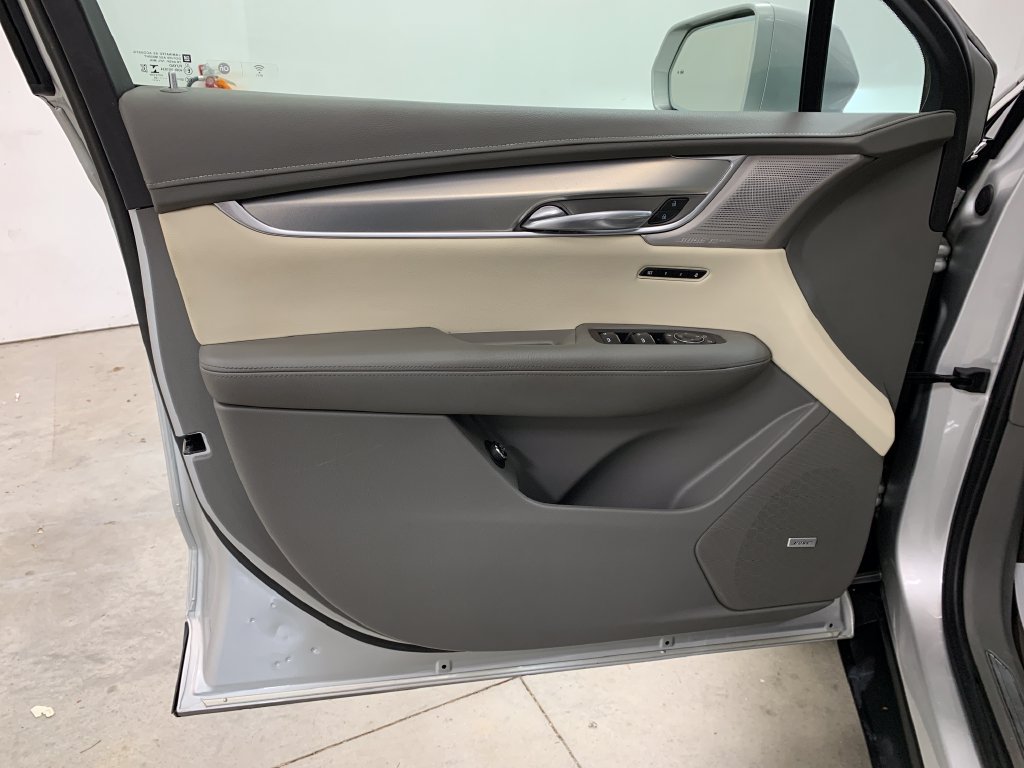 Used 2020 Cadillac XT5 Premium Luxury AWD/4WD image 18