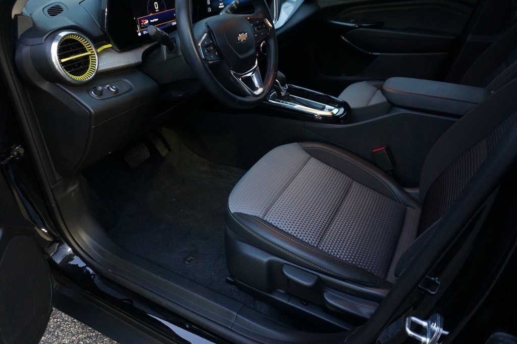 Certified 2024 Chevrolet Trax LT w/ LT Convenience Package image 23