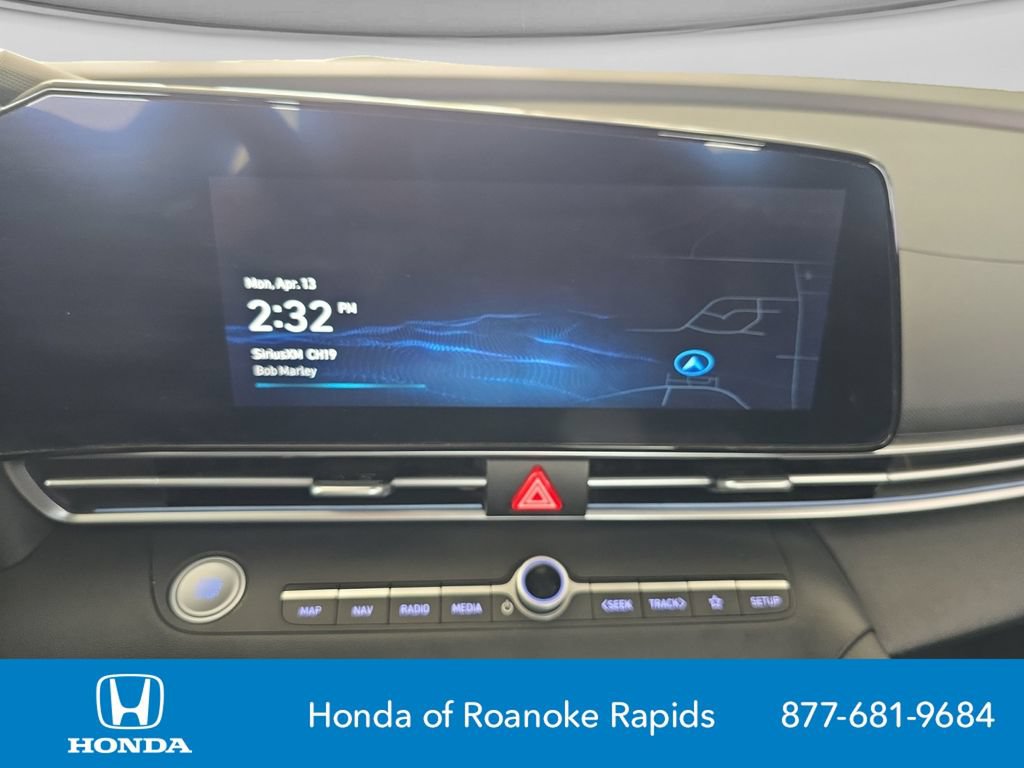 Used 2025 Hyundai Elantra Limited FWD image 21