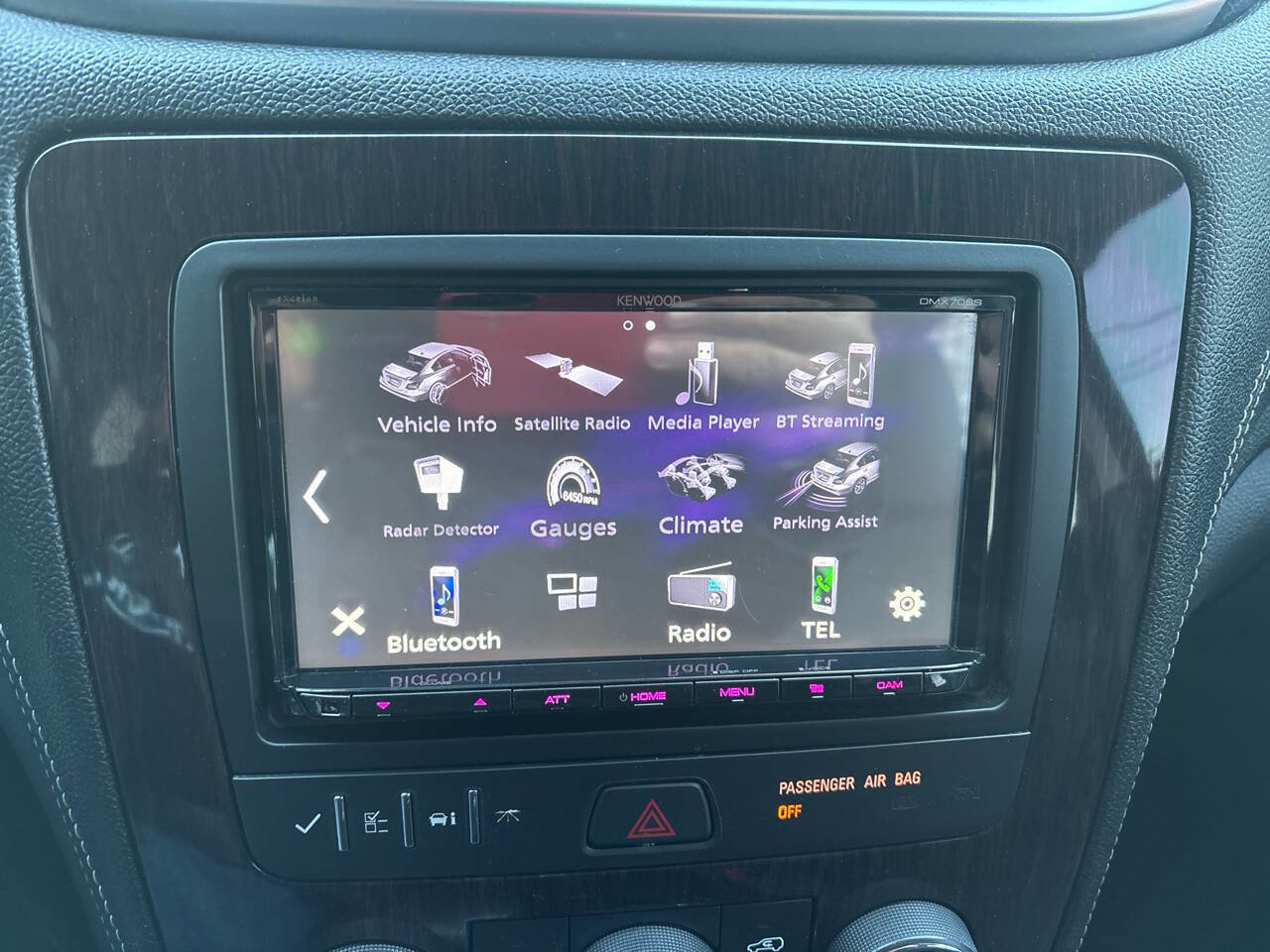 Used 2016 Chevrolet Traverse LT w/ Style and Technology Package image 15