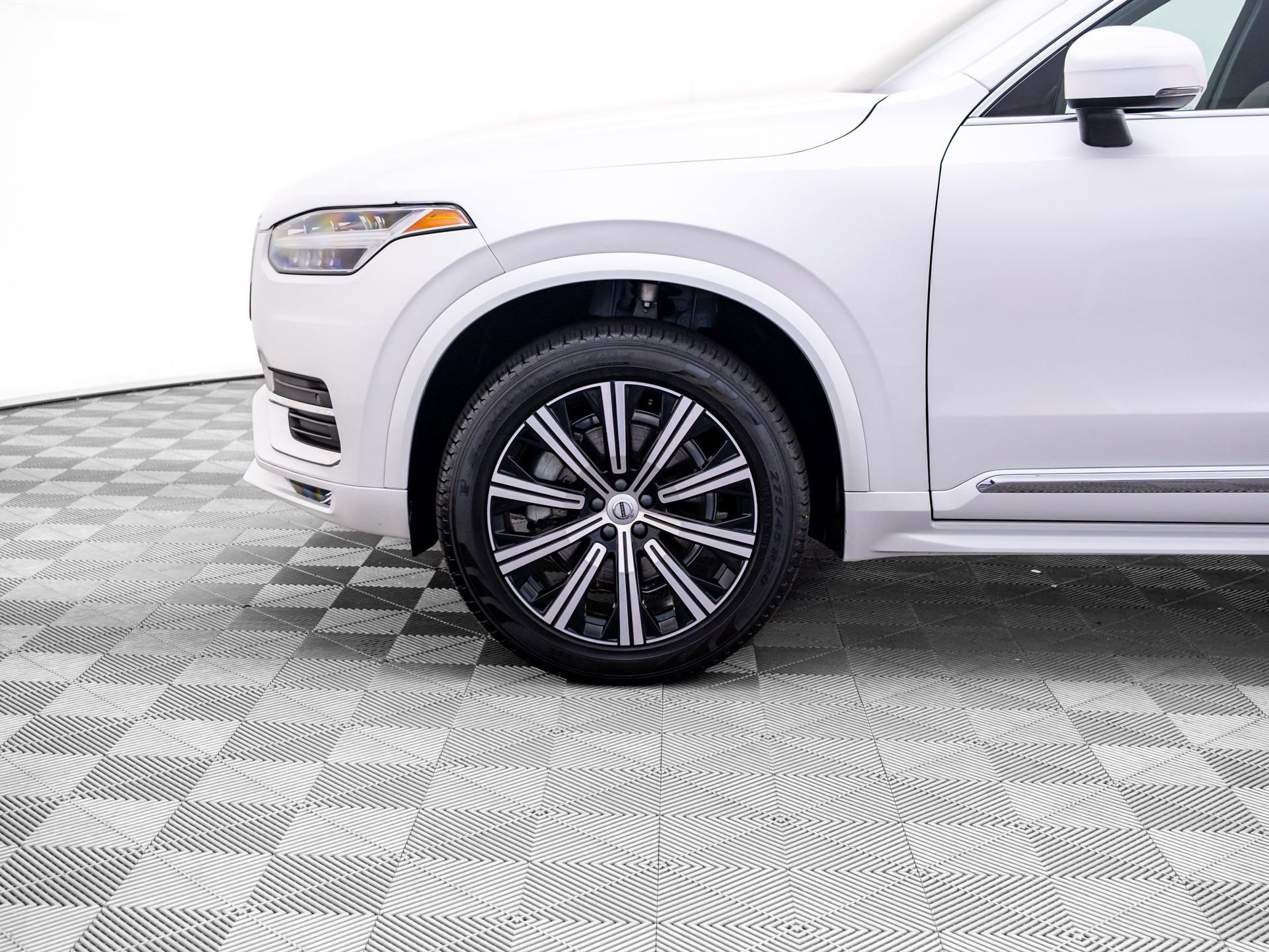 Used 2025 Volvo XC90 B6 Core AWD/4WD image 38