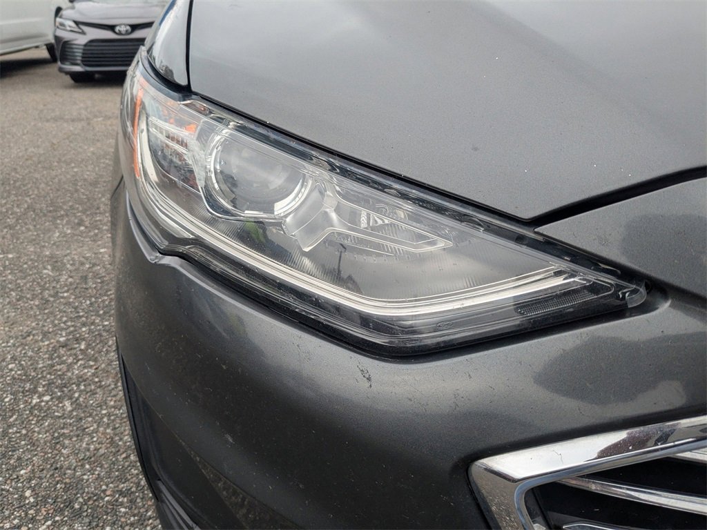 Used 2020 Ford Fusion SE image 10