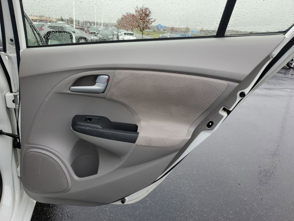 Used 2013 Honda Insight image 31