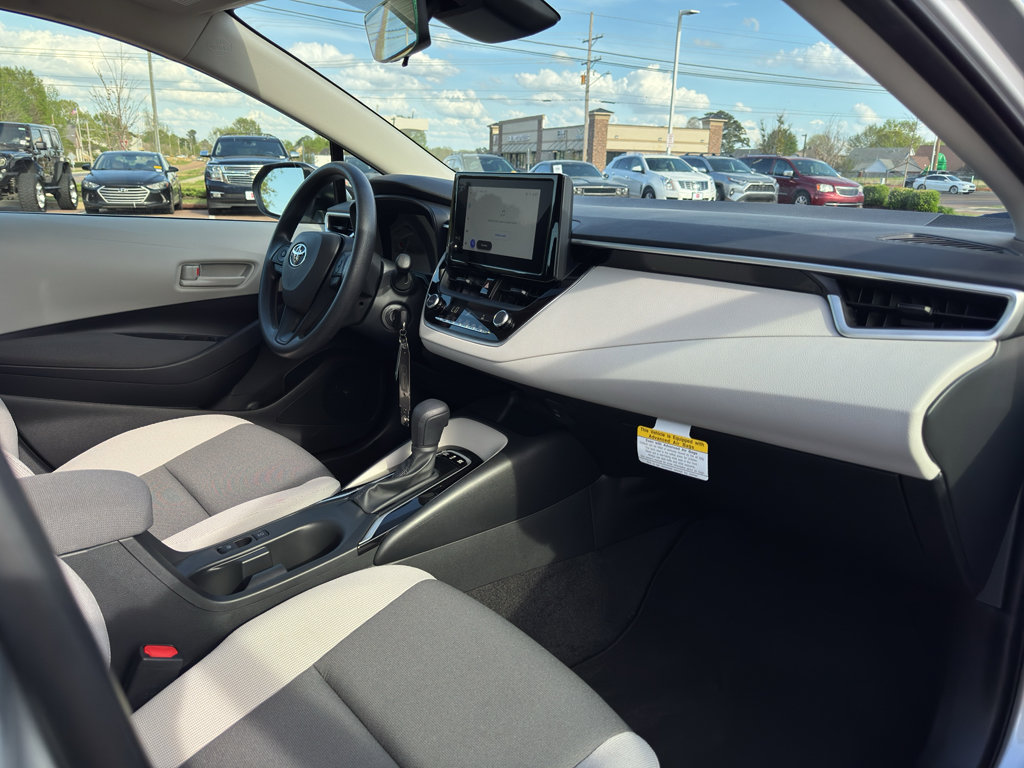 Used 2026 Toyota Corolla LE image 17