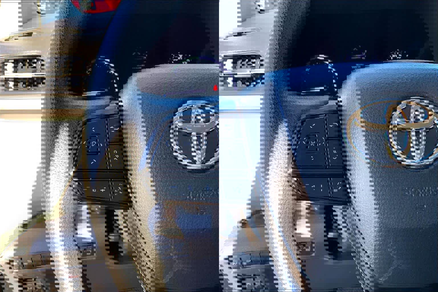 Used 2024 Toyota Sienna LE image 23