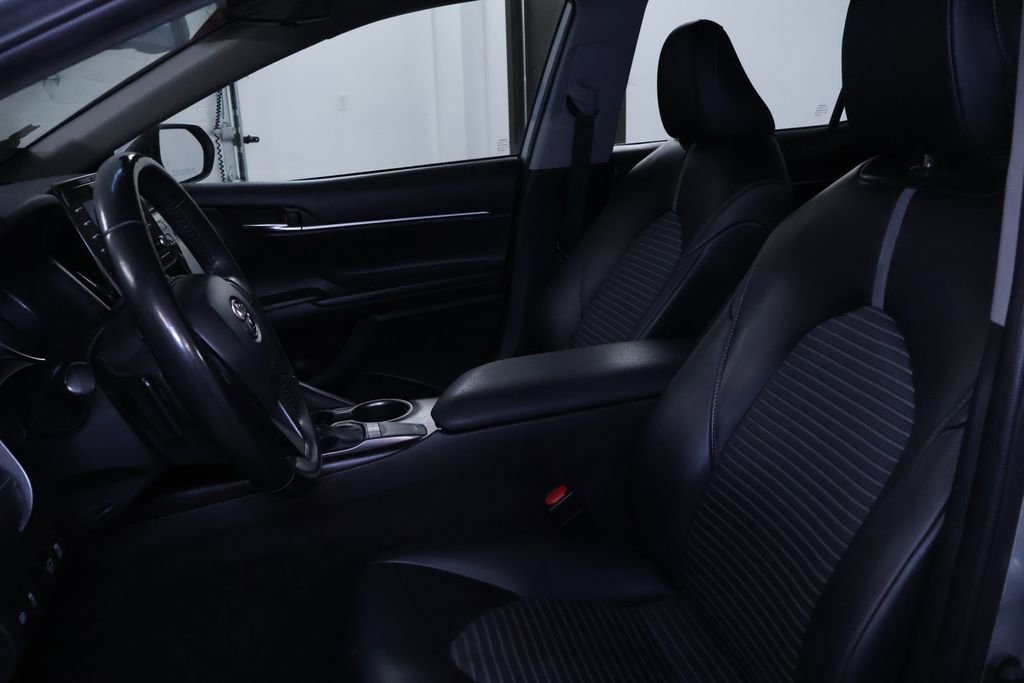 Used 2023 Toyota Camry SE image 12