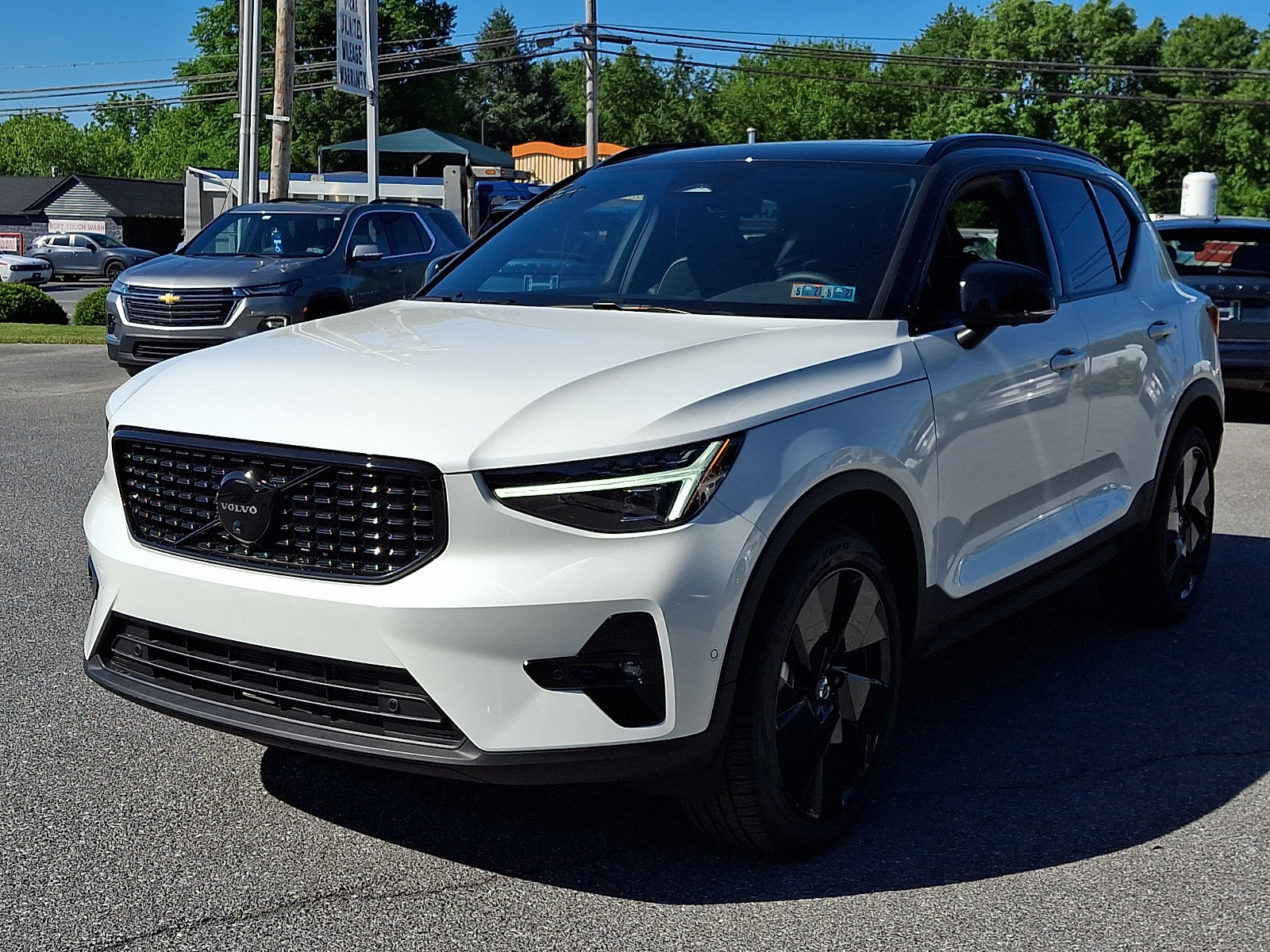 New 2026 Volvo XC40 B5 Ultra w/ Climate Package AWD/4WD image 2