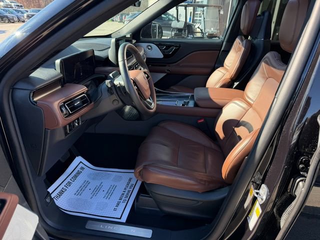 Used 2025 Lincoln Aviator Reserve w/ Equipment Group 201A image 15