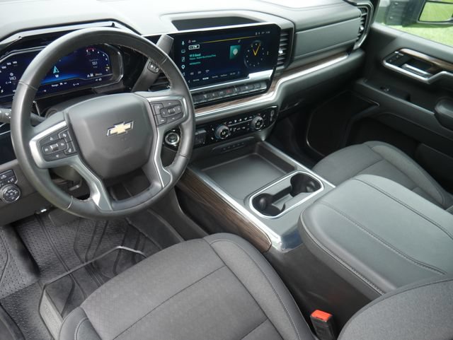 Used 2025 Chevrolet Silverado 3500 LT AWD/4WD image 16