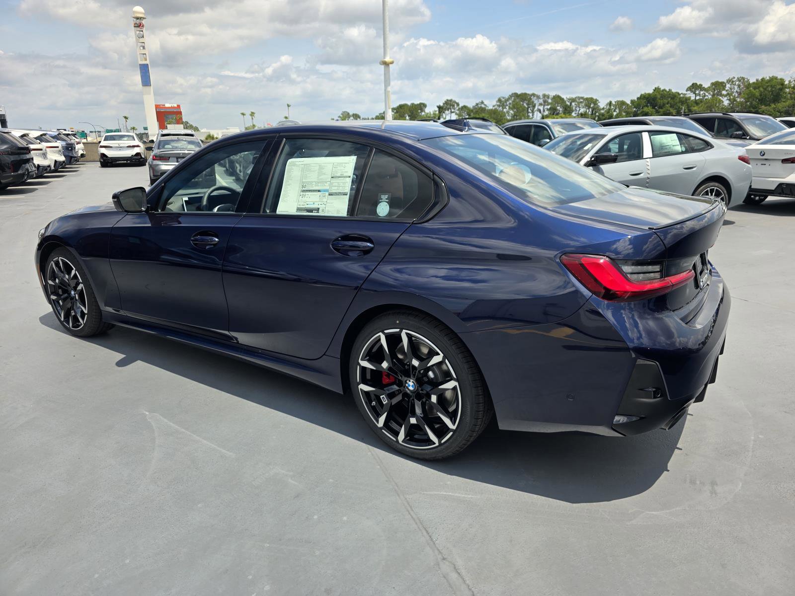 New 2026 BMW 330i Sedan w/ M Sport Package RWD image 4