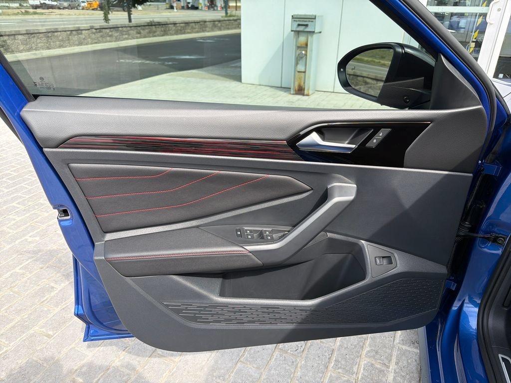 Used 2024 Volkswagen Jetta GLI 40th Anniversary Edition FWD image 12